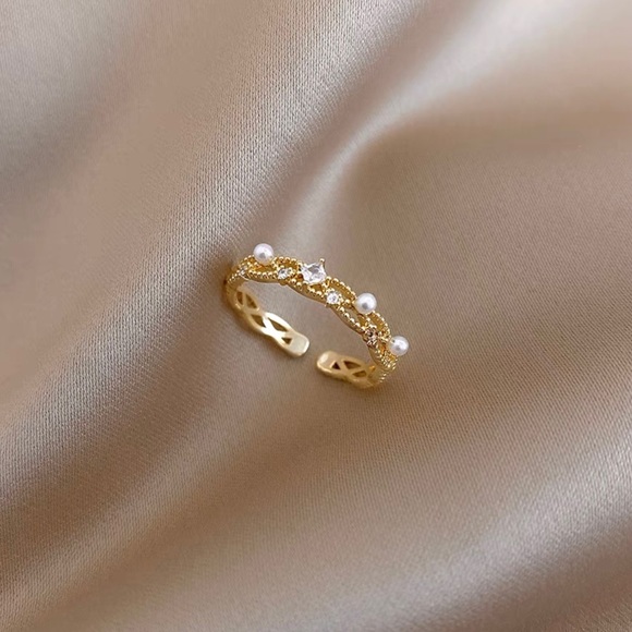 Jewelry - ✨18K Gold Plated Vintage Ring💍